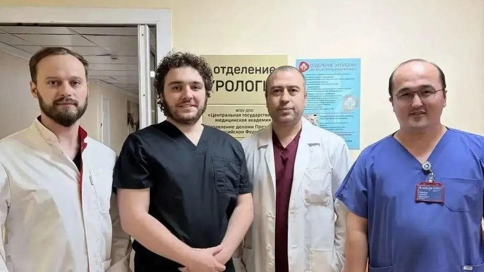 Ординатор Илья Чехов проходит практику в больнице Долгопрудного