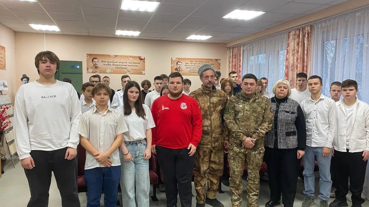В Орехово-Зуевском округе студенты встретились с ветеранами спецоперации