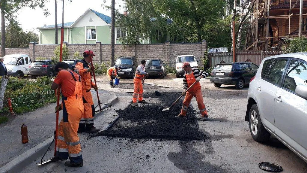 Более 30 ям ликвидировали в Королеве за неделю