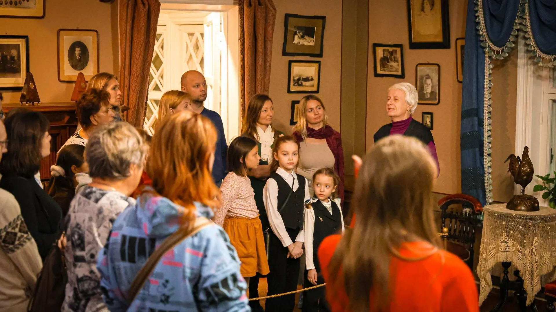 В Подмосковье в 2025 году аттестовали 161 гида и гида-переводчика