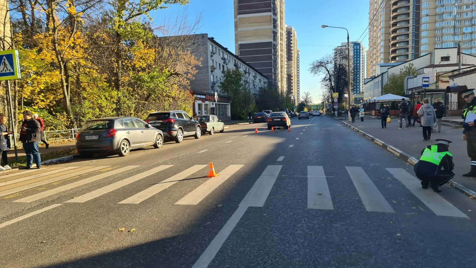 Автомобиль сбил пожилого мужчину на пешеходном переходе в Королеве
