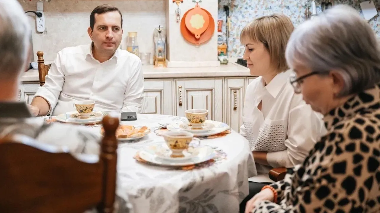 Глава Щелкова Андрей Булгаков навестил семью участника СВО