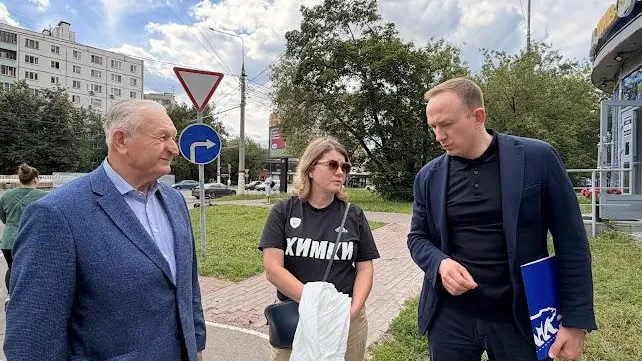 Депутат проверил состояние дороги на улице Лавочкина в Химках