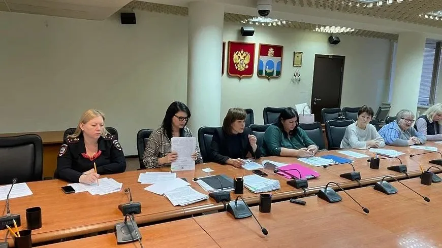 Более 10 семей сняли с учета комиссии по делам несовершеннолетних в Мытищах