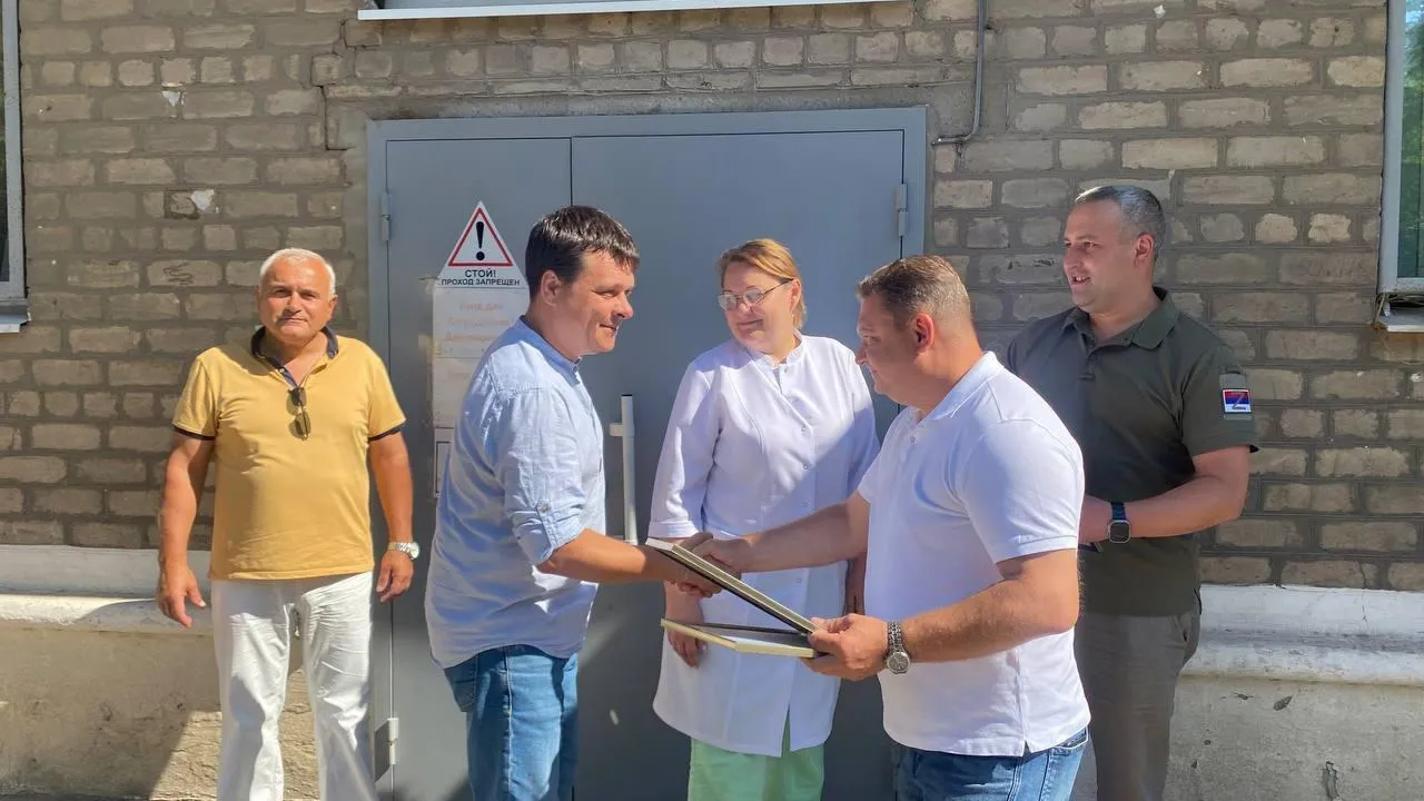 Более 1 тыс осмотров провели подмосковные врачи в Новоазовской больнице в ДНР за 2 недели