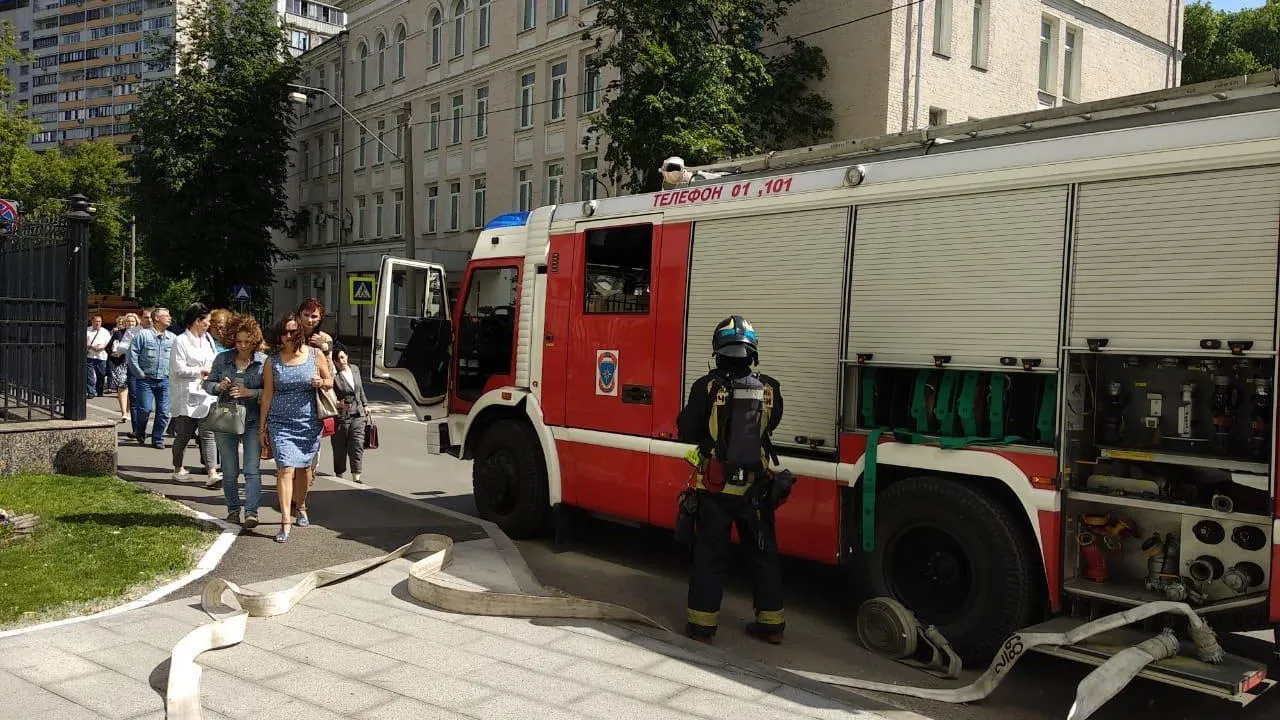 Пожарные учения прошли в здании Московской областной думы