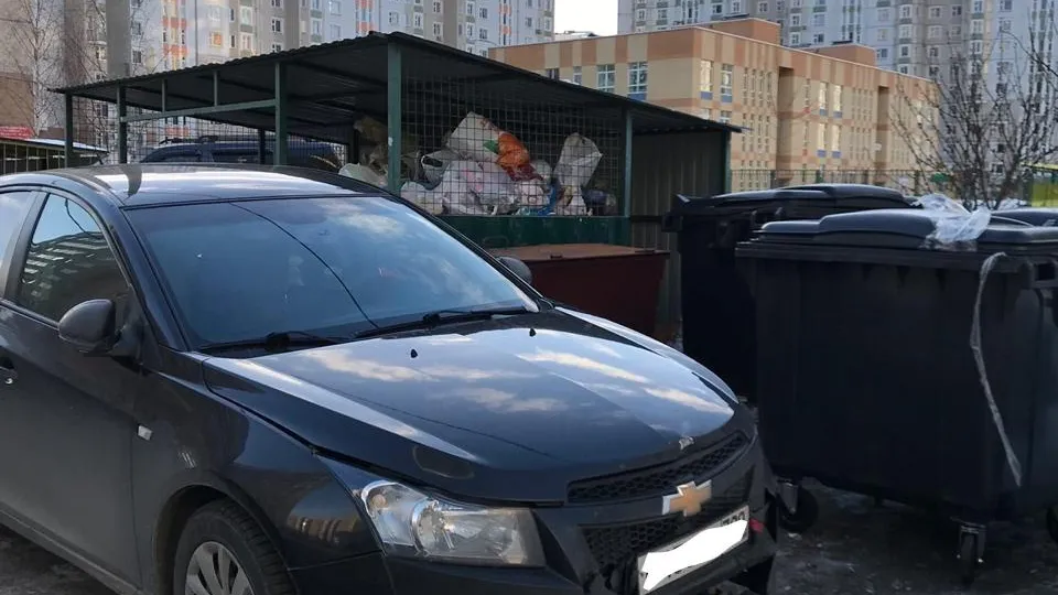 Автовладельца из Подольска оштрафовали на 3 тыс руб за создание помех при вывозе мусора