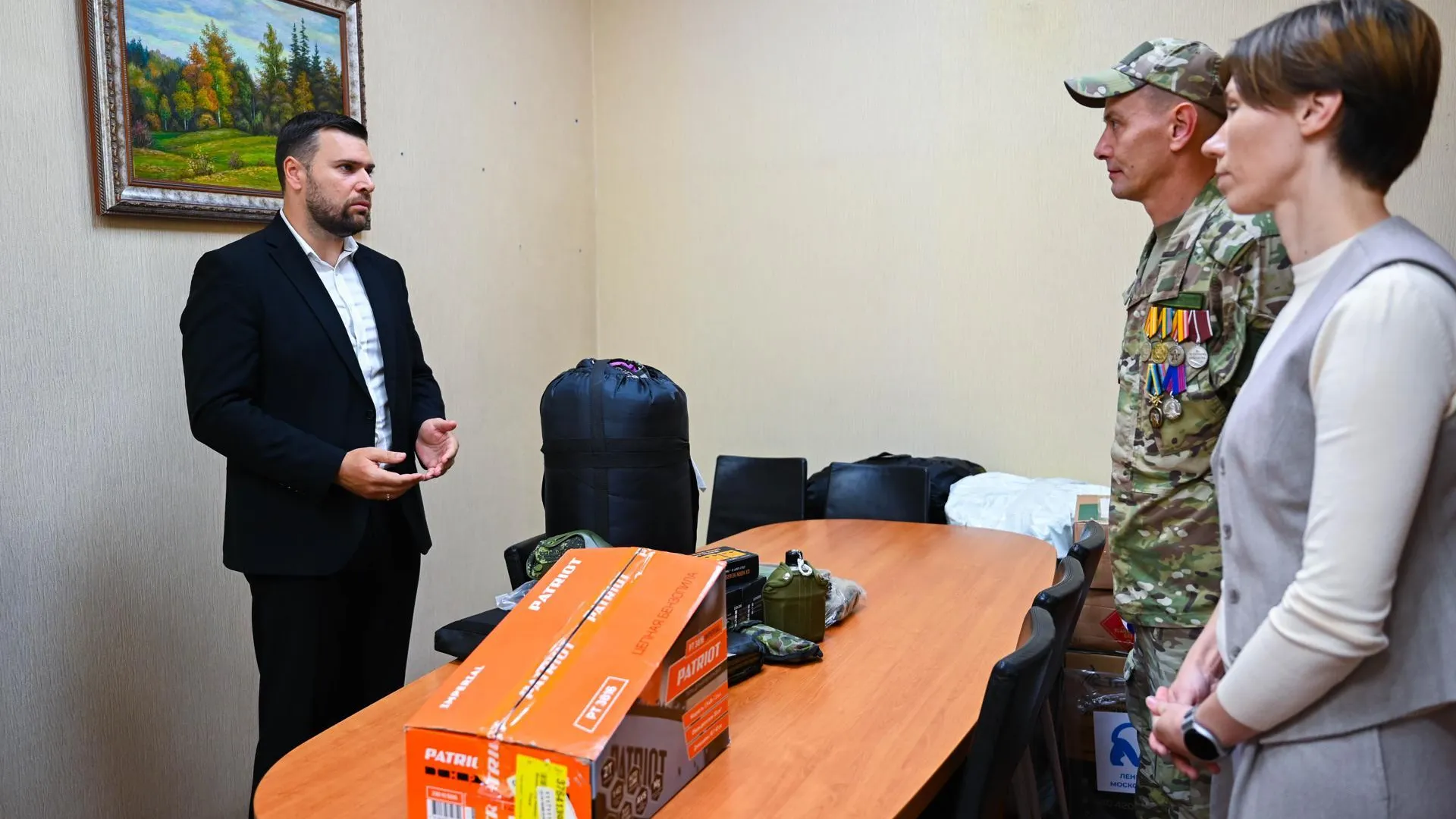 Гумпомощь из Ленинского округа передали бойцам направления Сватово-Кременная