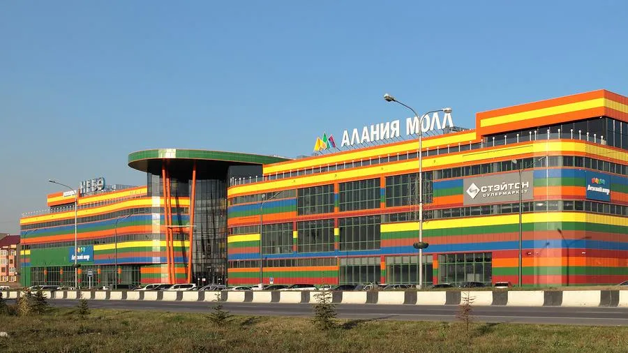 Утечка газа в ресторане: названа причина взрыва в ТЦ во Владикавказе