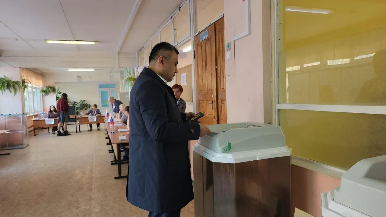 В Мытищах на выборах Президента проголосовал глава национально‑культурной таджикской автономии