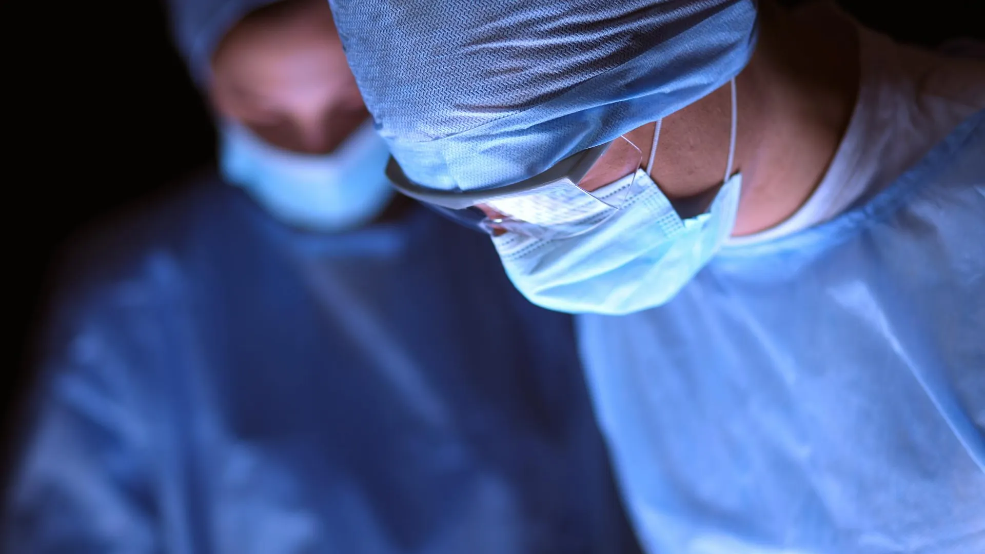 Стало известно, от каких операций хирург откажется даже за большие деньги