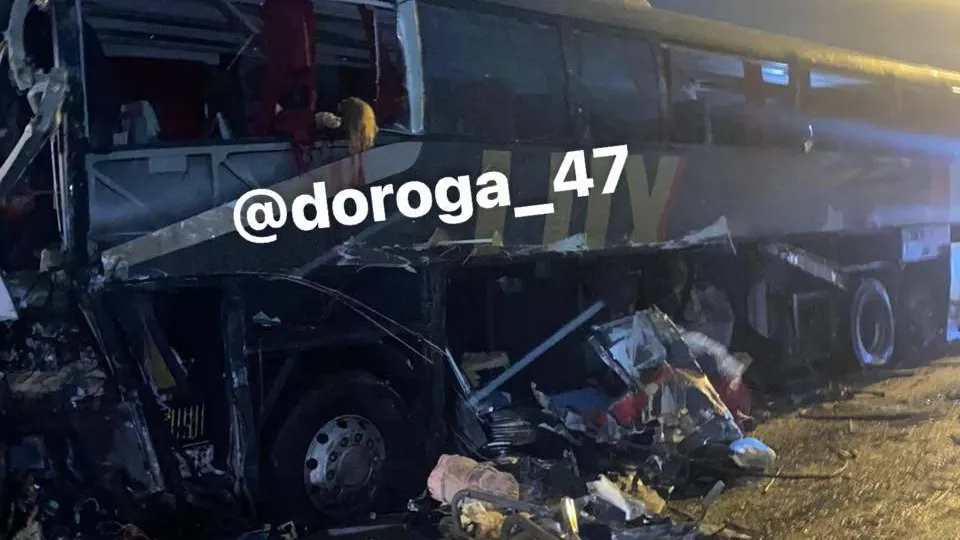 Двое человек погибли в ДТП в Ленинградской области