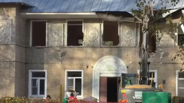 Барельефы с белочками установят в новом здании детсада в Королеве