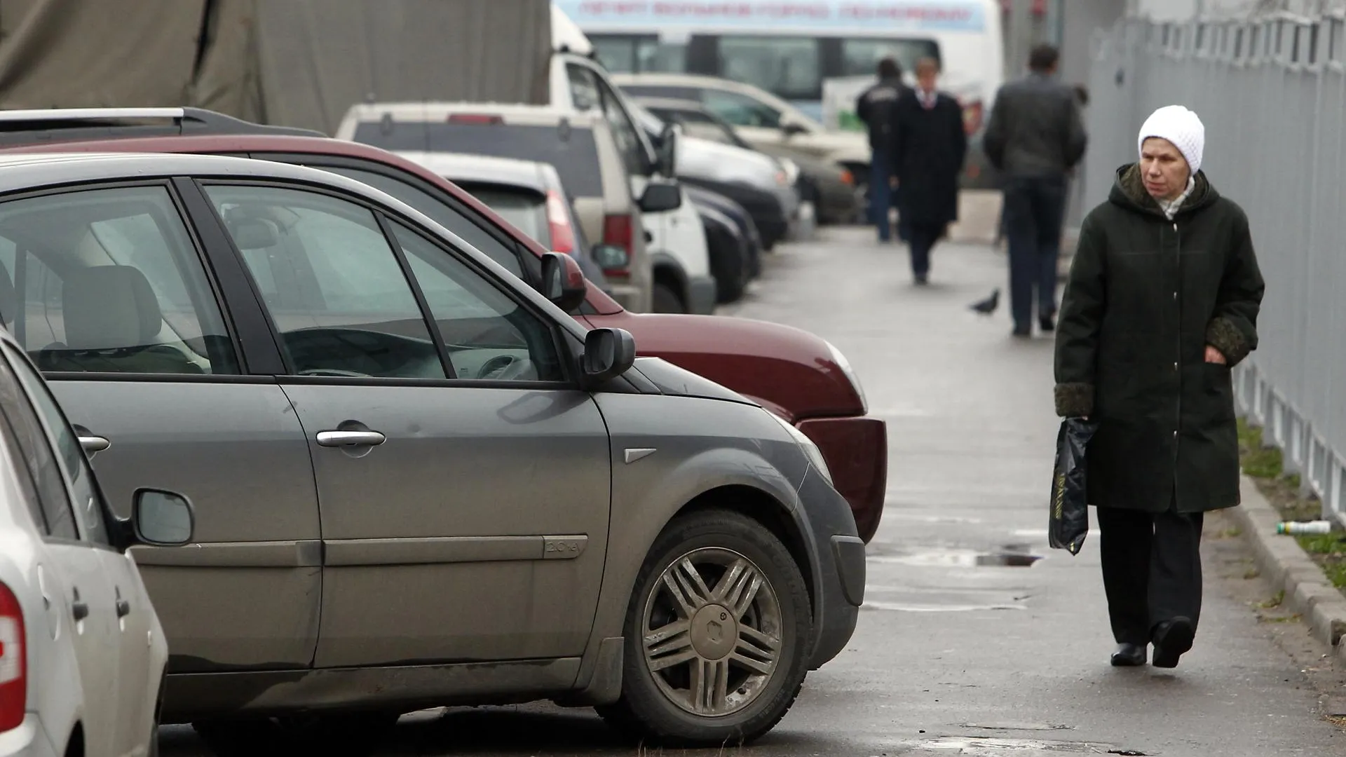Около 30 тыс неправильно припаркованных авто эвакуировали в Подмосковье в 2022 г