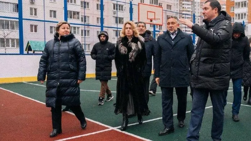 Глава Домодедово проверила спортивную площадку в ЖК «Домодедово парк»