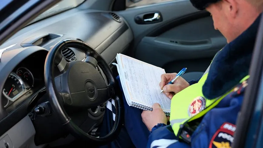 ГАИ: информация о штрафе за Георгиевскую ленту на скорой в Москве недостоверная