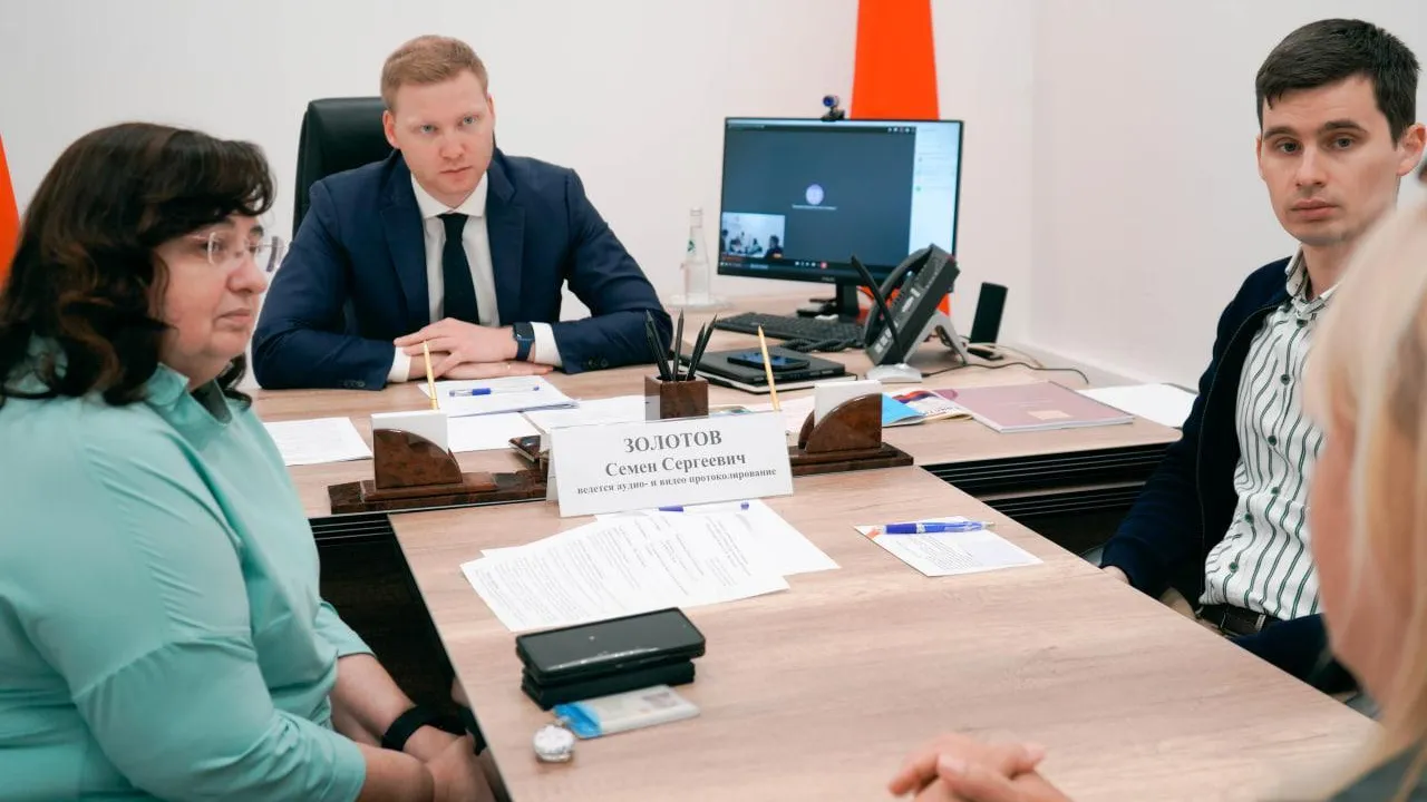 Глава Минжилполитики Подмосковья и ее замы в среду ответили на вопросы граждан
