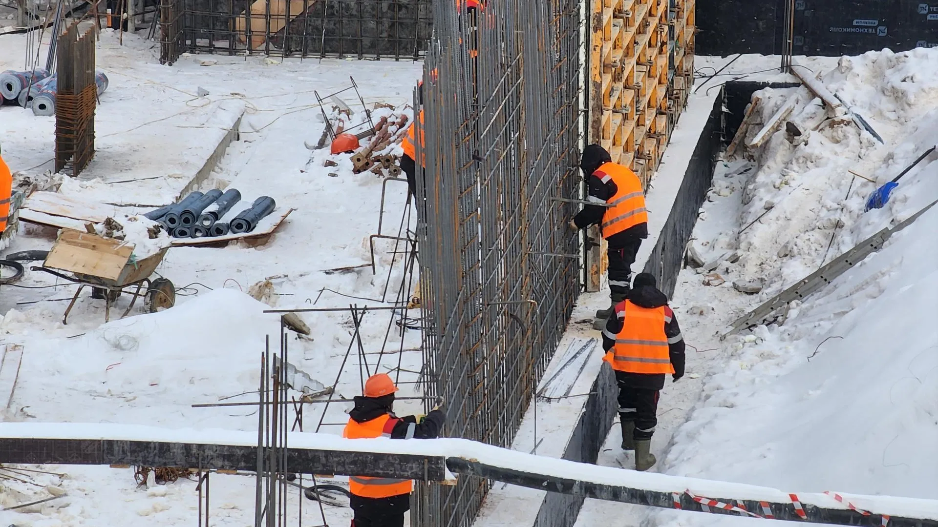 В Королеве продолжается строительство новой поликлиники на 1 тыс посещений в смену