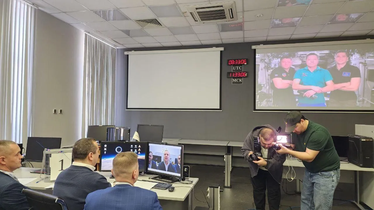 Космонавты проголосовали на выборах президента РФ, пролетая над Тихим океаном