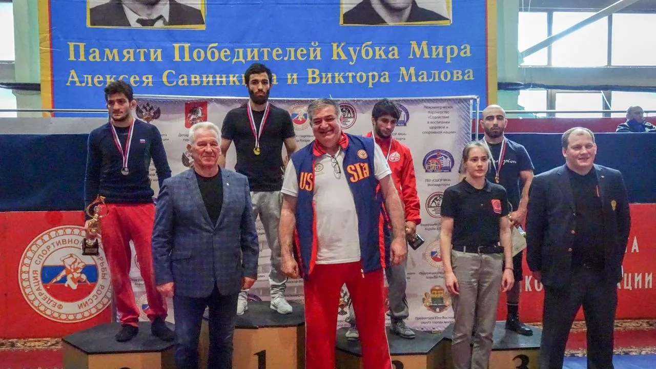 Подмосковный спортсмен завоевал серебро первенства России по греко‑римской борьбе