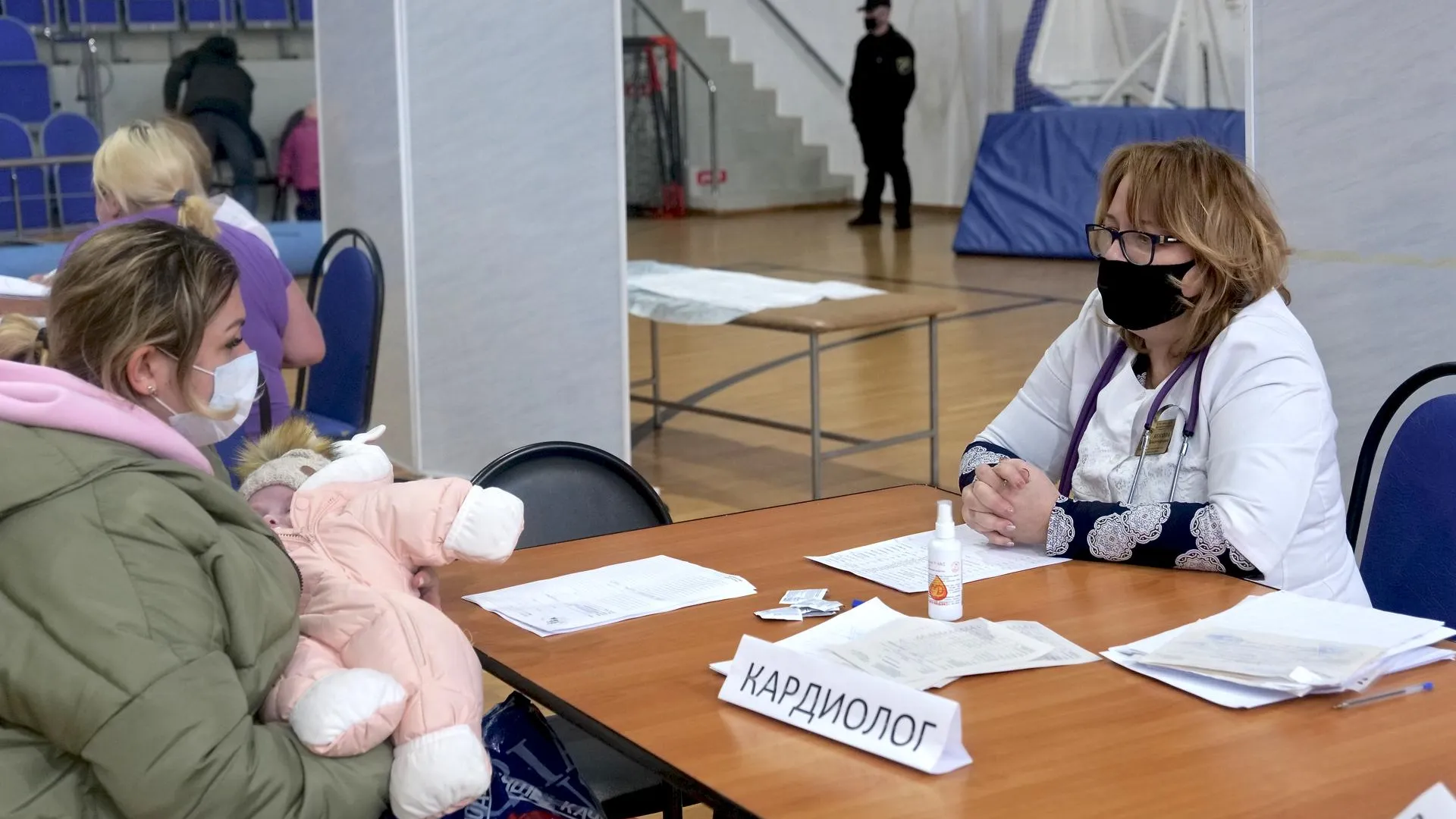 Около 250 детей осмотрели врачи в Пушкине с помощью нового мобильного комплекса