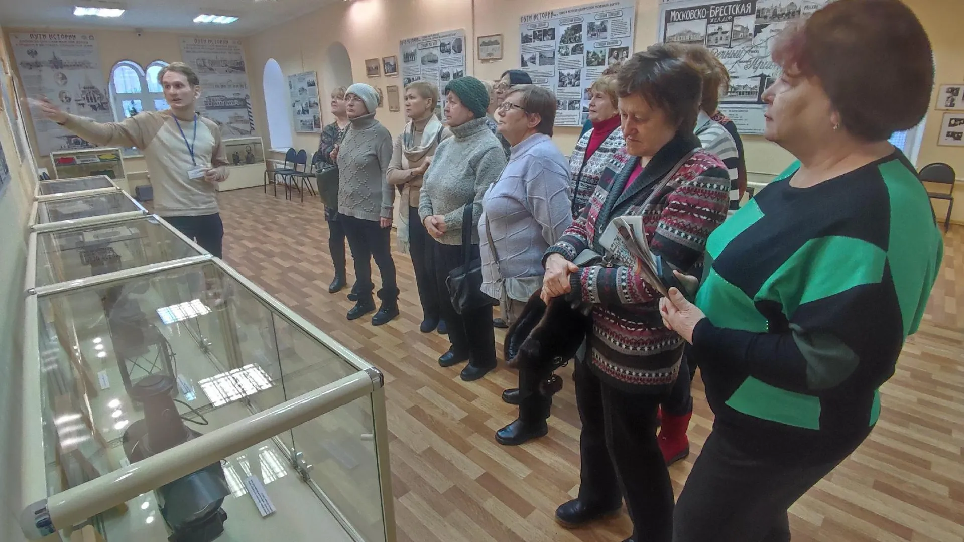 Активные долголеты из Мытищ посетили с экскурсией музеи и парки Одинцовского округа