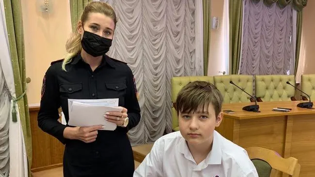 12 юным жителям Подольска торжественно вручили их первые паспорта