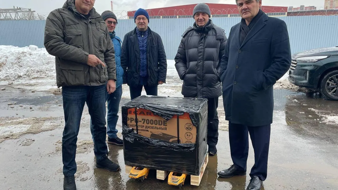 Депутат Люберец Лактионов вместе с бизнесменами передали дизельный генератор в зону СВО