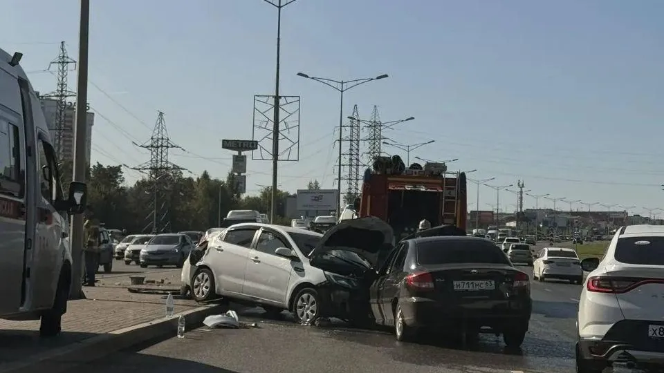 Шесть человек пострадали в массовом ДТП в Самаре