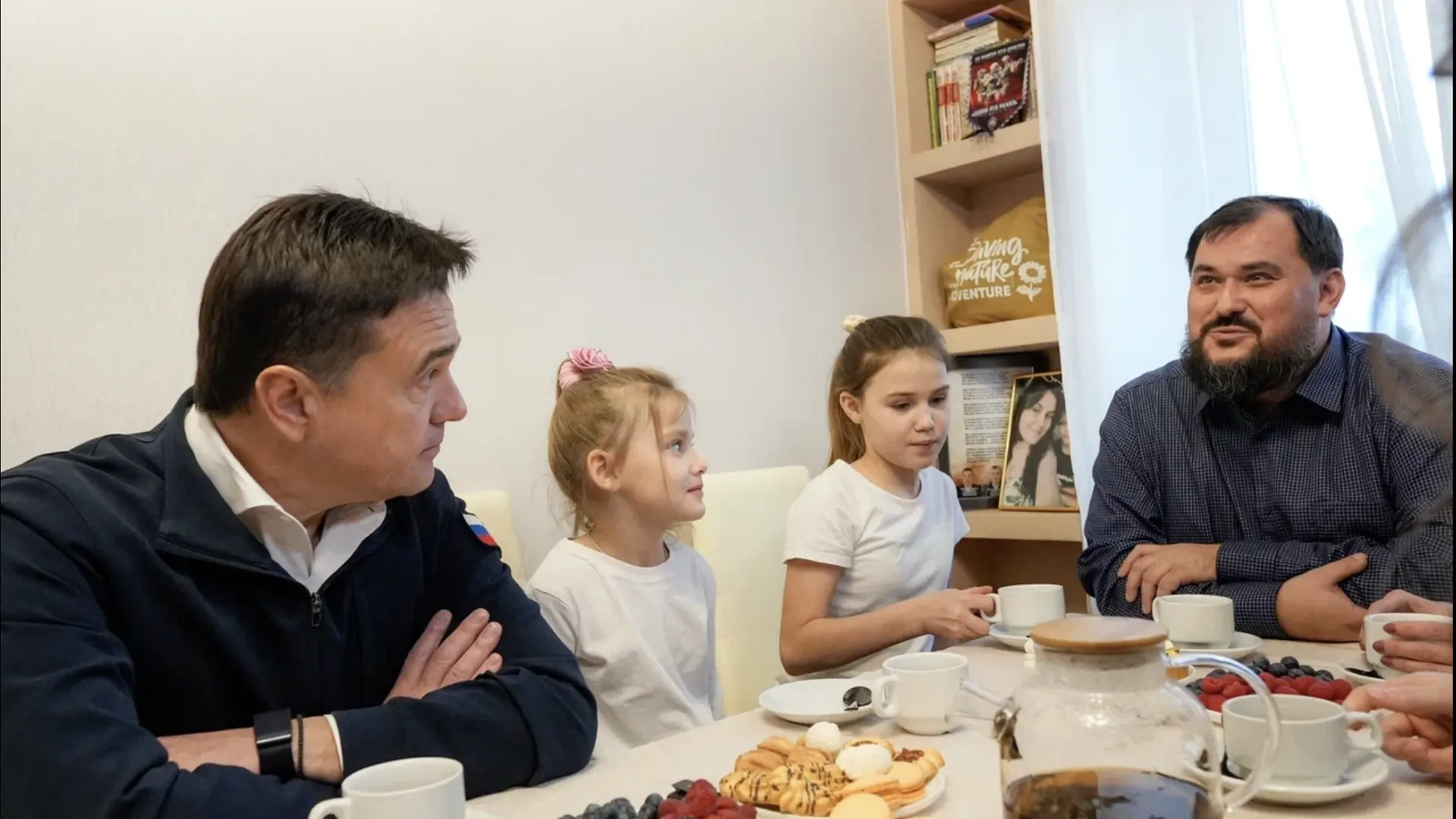 Губернатор Московской области посетил семью погибшего участника СВО из Красногорска