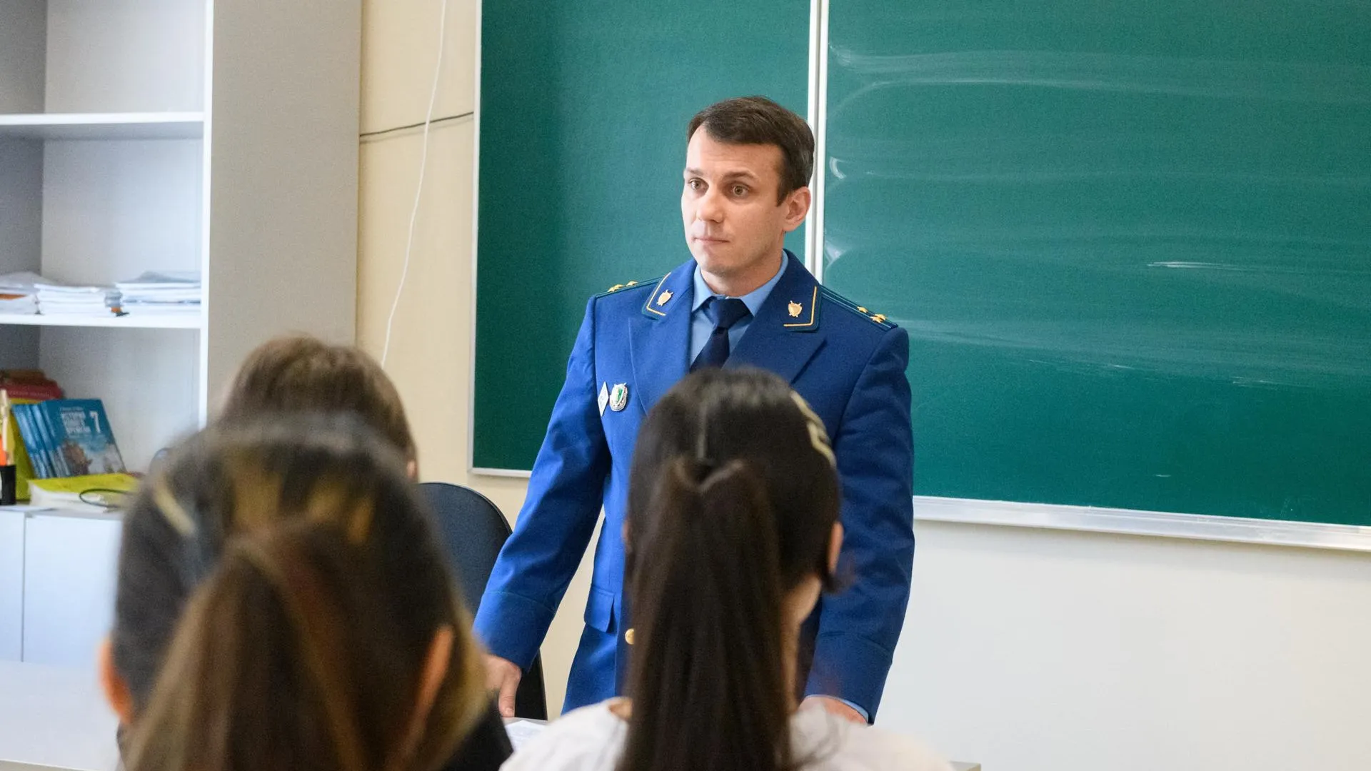 Прокурор Лыткарина провел для школьников лекцию о правонарушениях и мошенничестве в сети