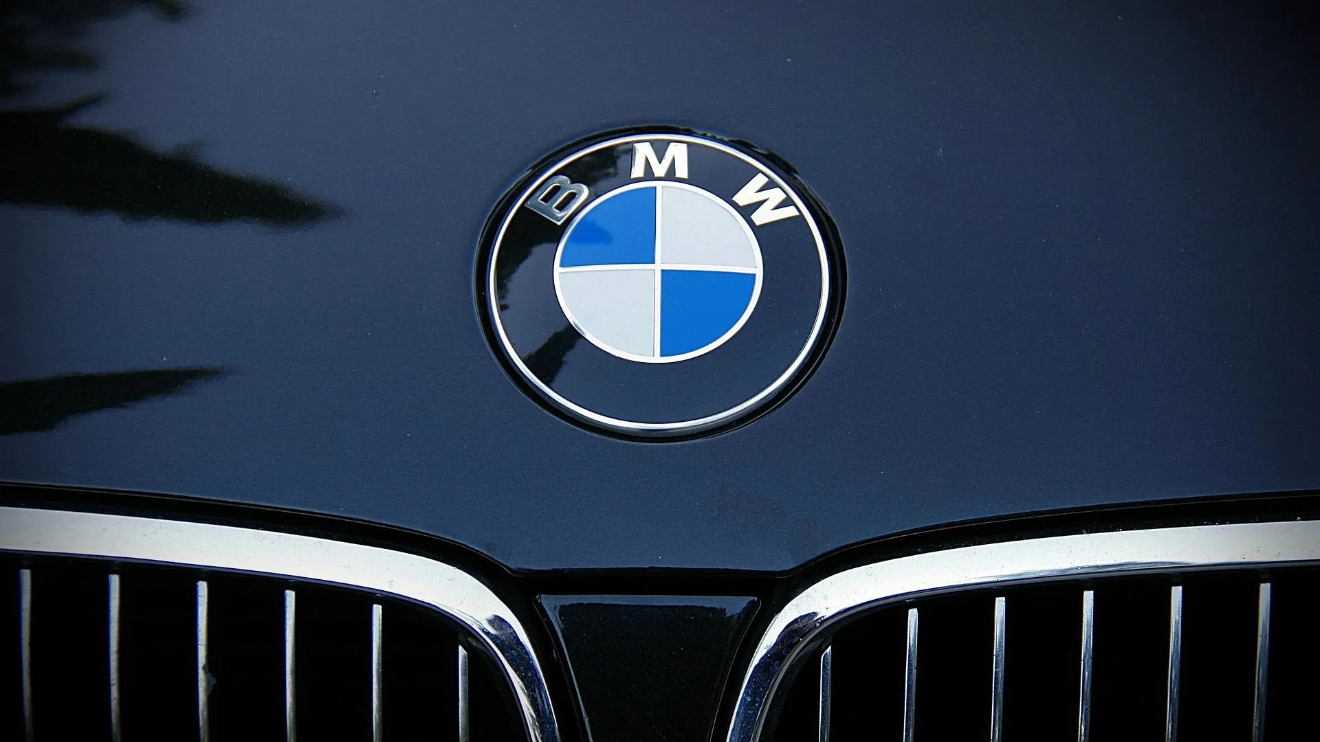 BMW выпустила рекламу своих машин на фоне «Москва‑Cити»