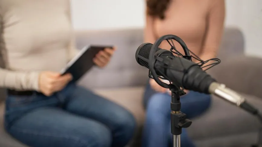 «Совсем оборзели»: депутат поддержал инициативу о блокировке интервью эскортниц