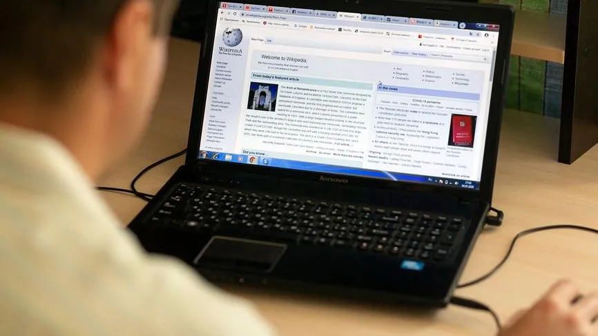 Сооснователь «Википедии» Сэнгер: платформу редактировало ЦРУ