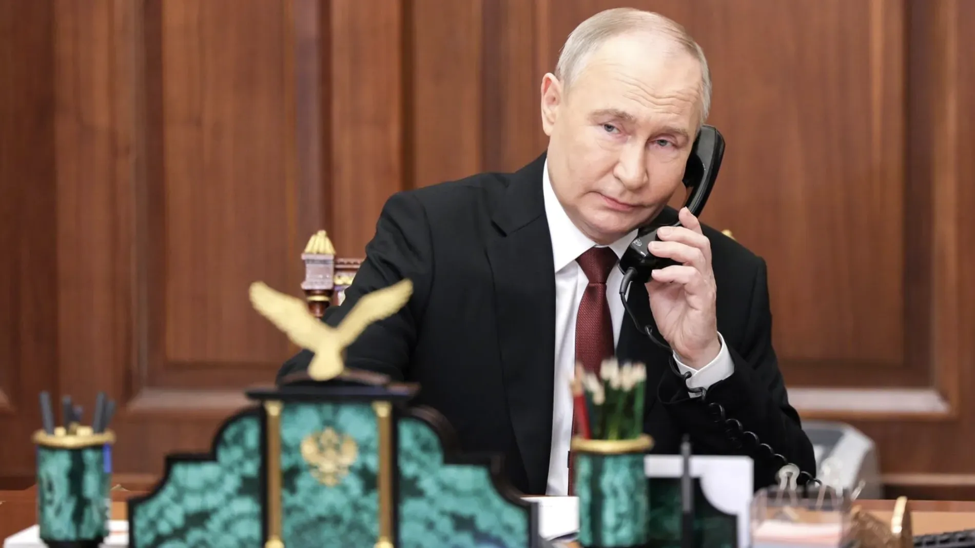 Песков: Путин и самого жалкого главу страны не называет таковым