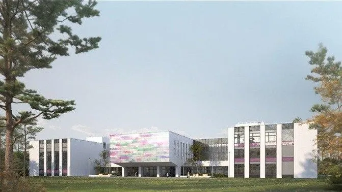 В школе поселка Новый городок округа Щелково начали монтаж оконных блоков