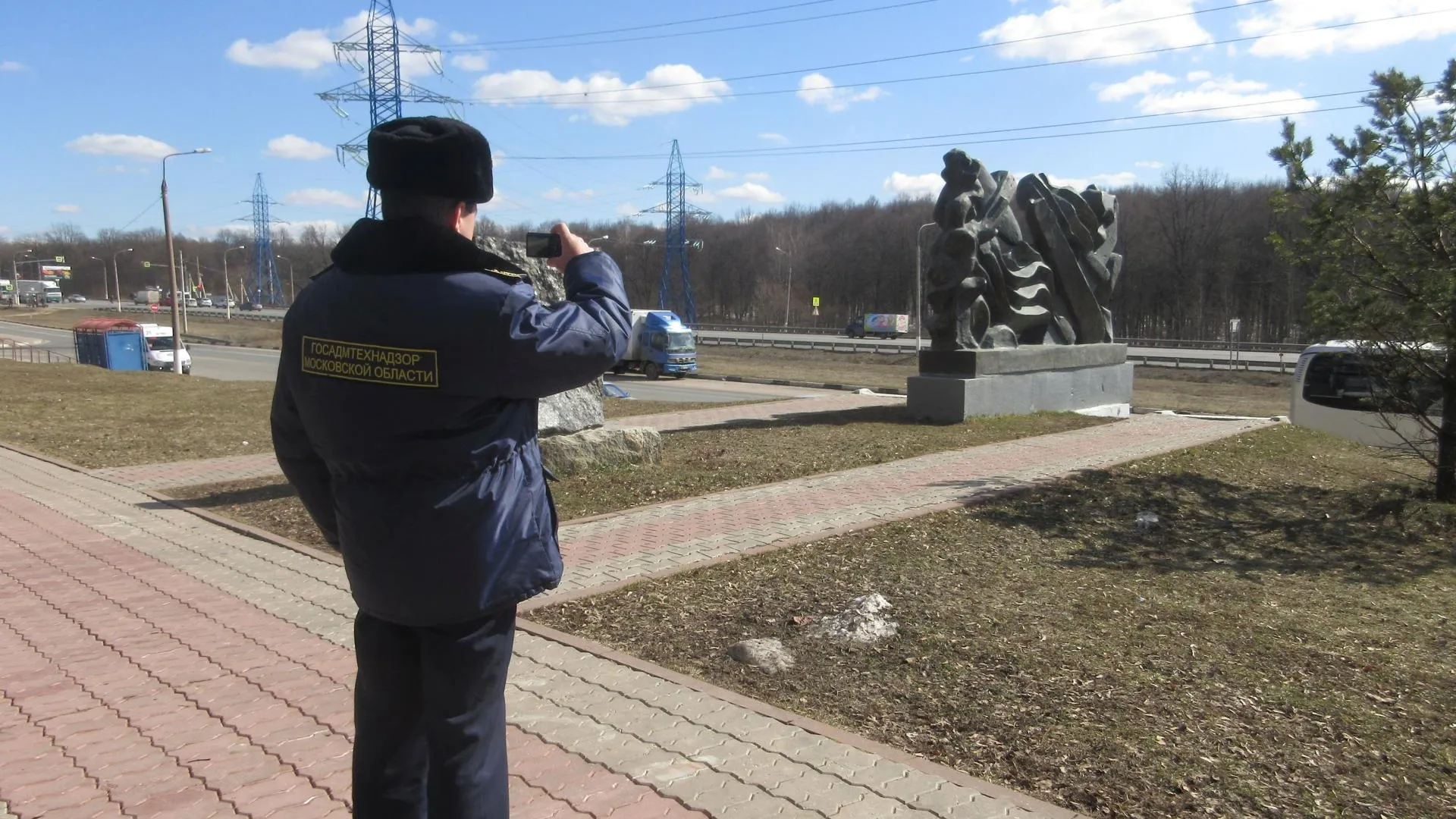 В Подмосковье проверили состояние всех памятников ВОВ ко Дню Победы