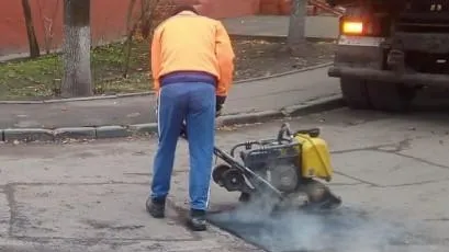 Более 100 кв м ям отремонтировали на автодорогах Люберец за неделю