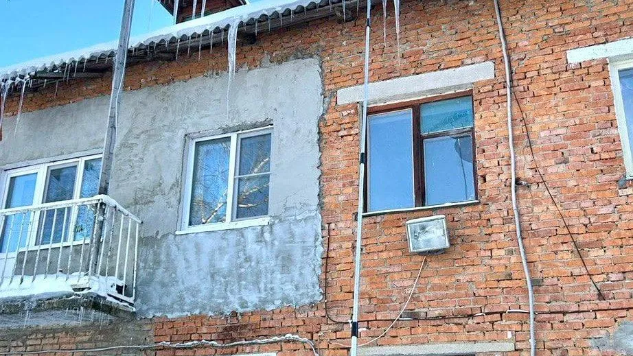 Коммунальные службы начали очистку более 17 тыс скатных кровель домов в Подмосковье