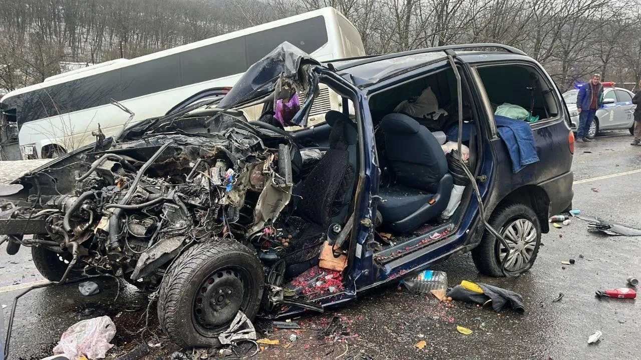 Человек погиб в аварии с рейсовым автобусом на Кубани