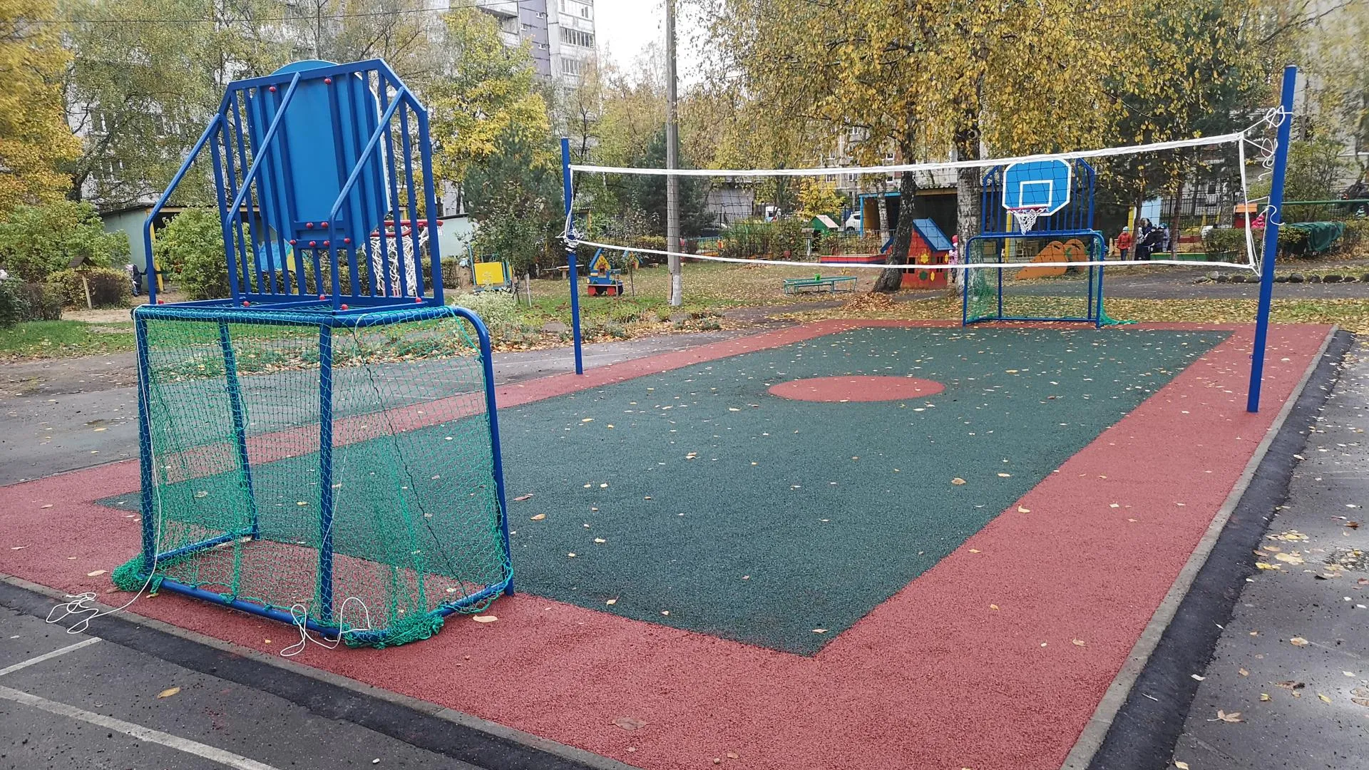 Спортплощадки в парке Красногорска временно закрыли для посещения