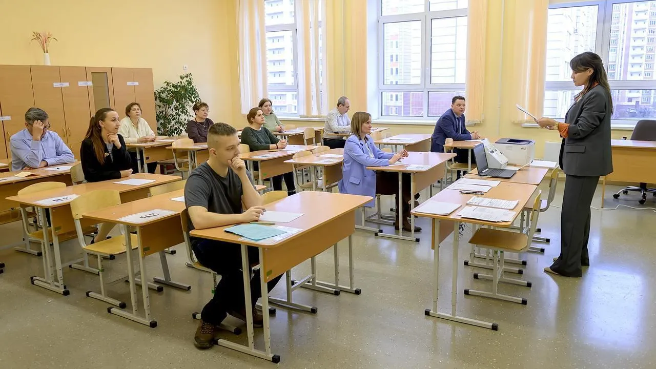 В Подольске более 90 родителей выпускников сдали ЕГЭ по математике и русскому языку