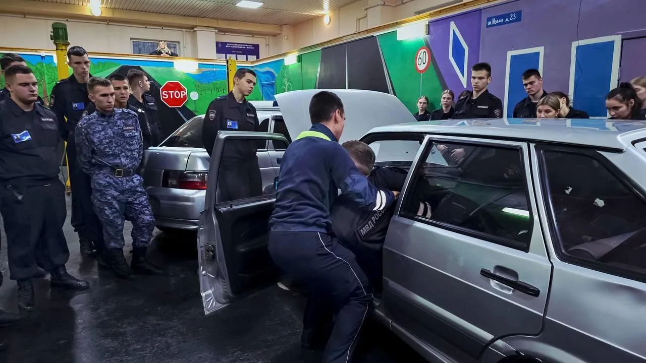 В Рузском округе будущие автоинспекторы освоили навыки спасения пострадавших в ДТП