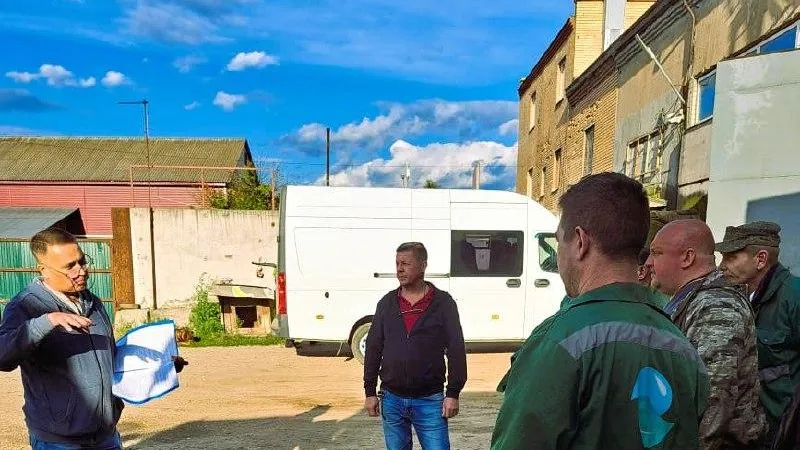 Водители мусоровозов в Подмосковье прошли инструктаж по ПДД перед учебным годом