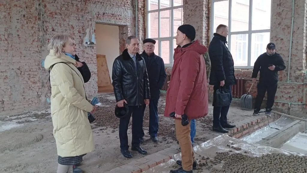 В лицее № 2 Ступина приступили к стяжке полов