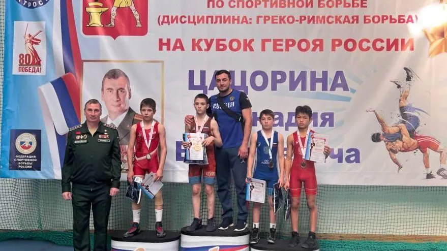 Люберецкие спортсмены взяли две медали на турнире по греко-римской борьбе