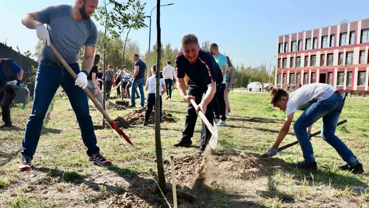 В Электрогорске в рамках акции «Наш лес. Посади свое дерево» высадили десятки деревьев