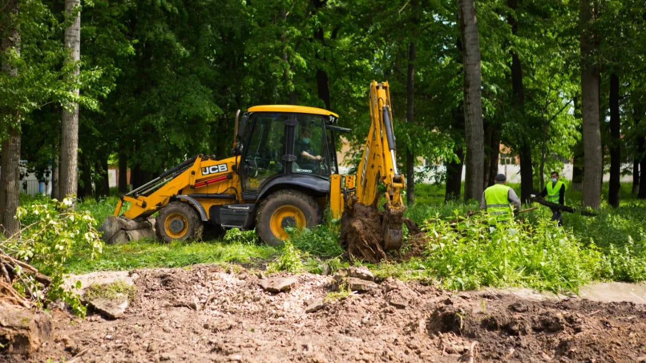 Прогулочные дорожки и лавочки появятся у Запрудского парка в Коломне