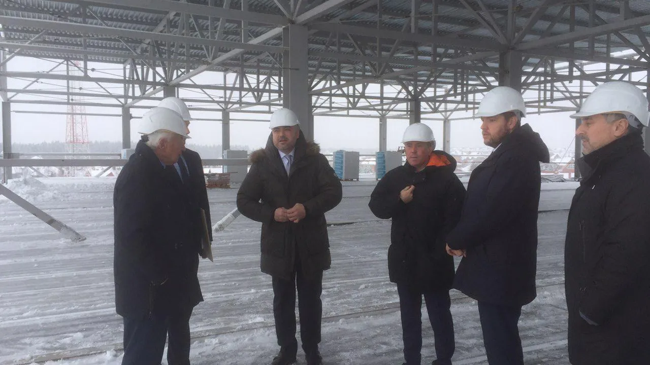 Разин ознакомился с новым молочным комплексом в Дмитрове