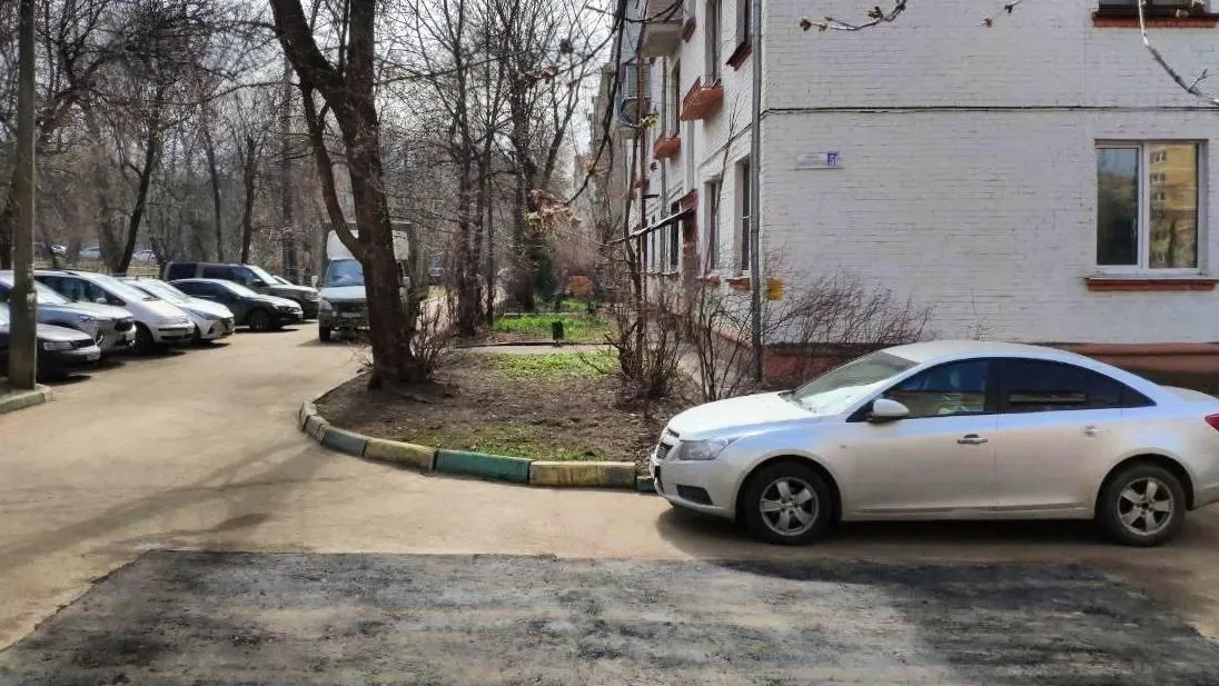 Почти 6,4 тыс аварийно-опасных ям во дворах устранили в округах Подмосковья